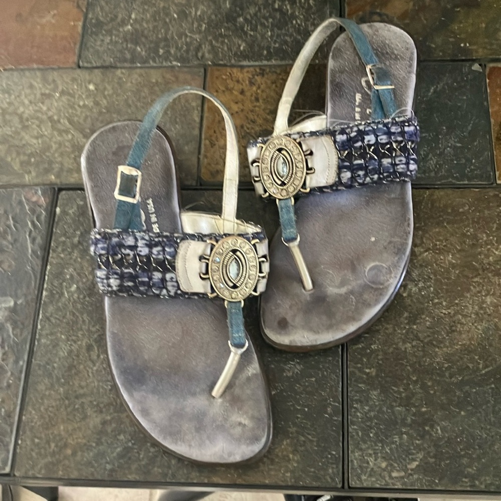 Onex Wedge Sandals, vintage, size 7, denim and blue woven material & rhinestones